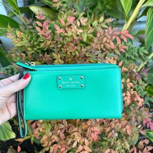 Kate spade zip wallet clutch wrist strap green leather